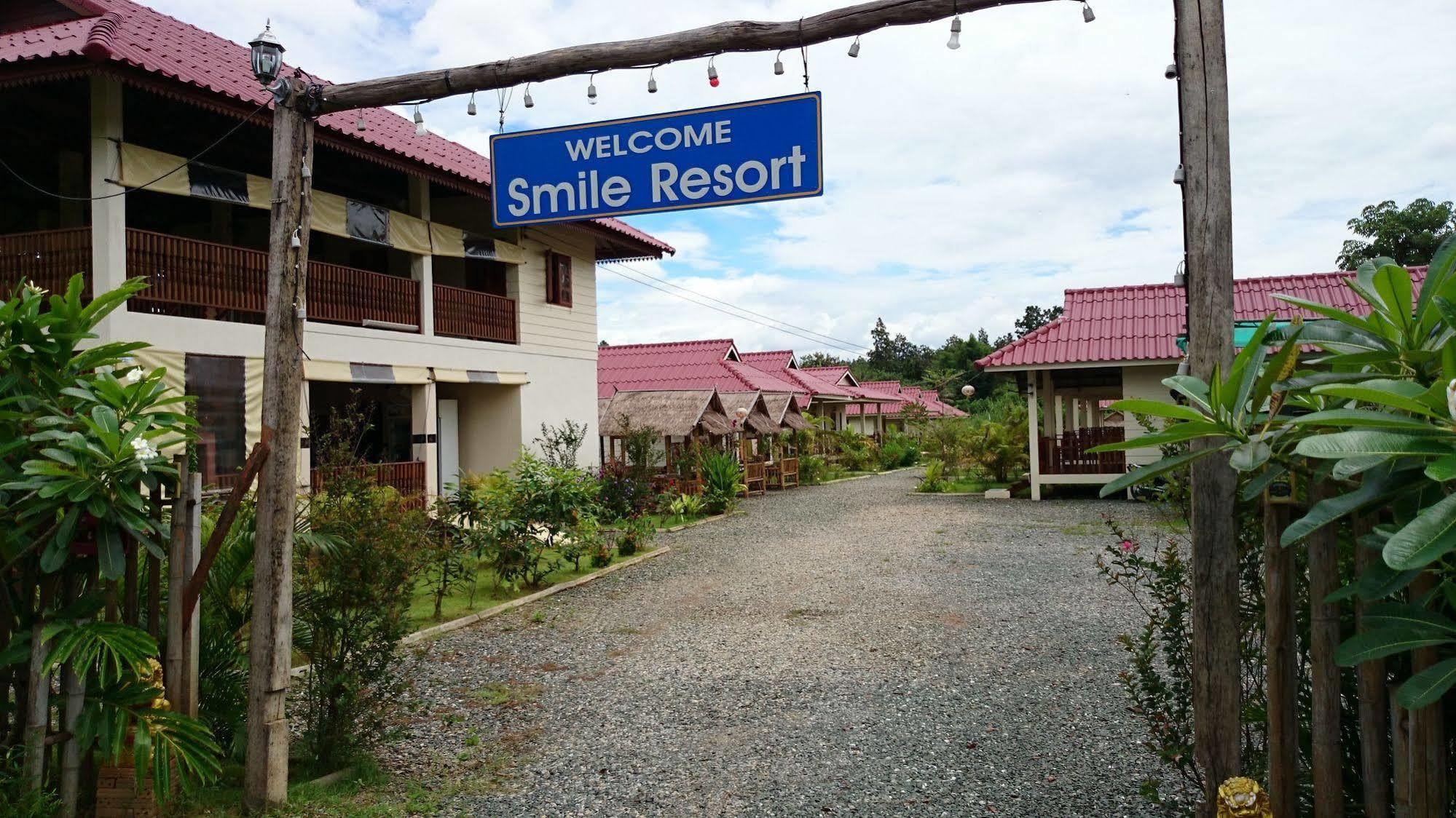 Smile Resort Mae Rim Exterior photo